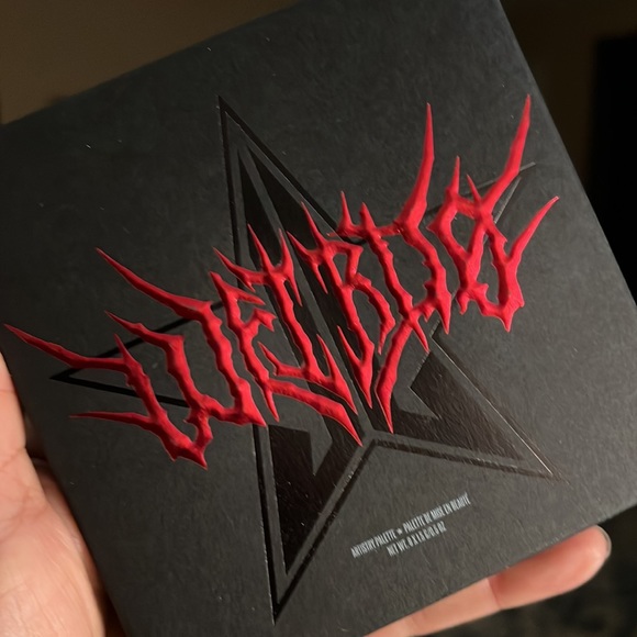 Jeffree Star Weirdo Palette Nine Eyeshadow Shades Limited Edition - Picture 5 of 7